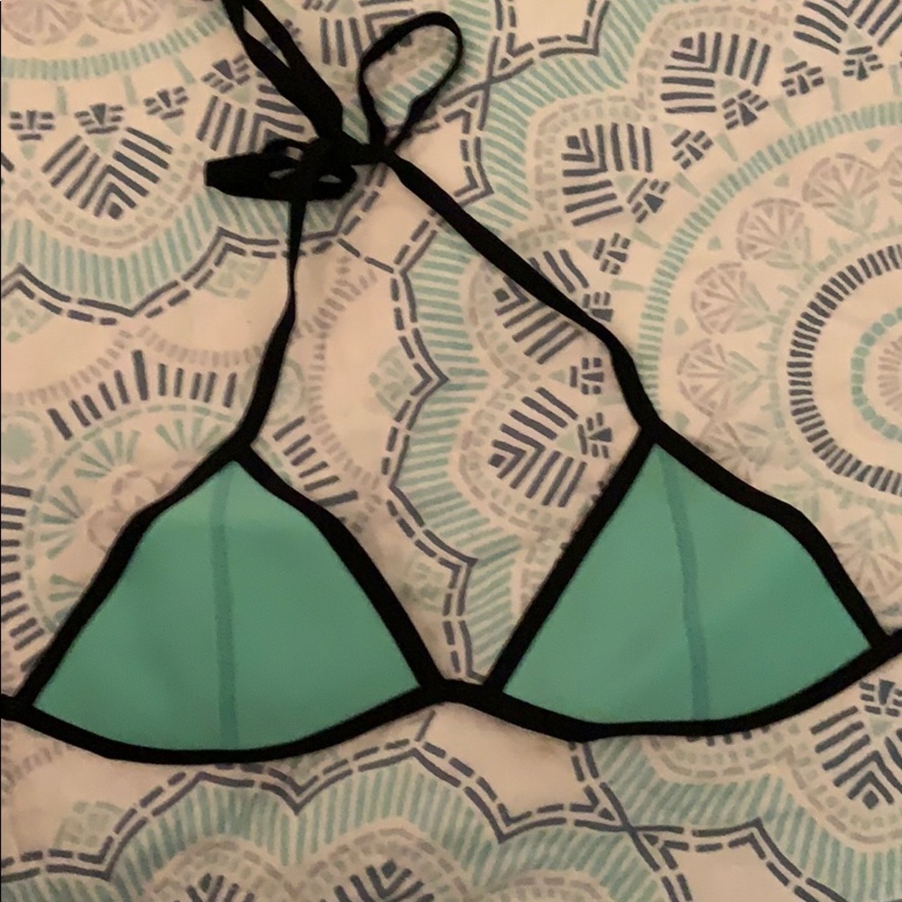 Triangl bikini top